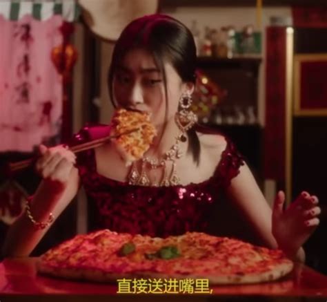 dolce gabbana cina pubblicità|Dolce & Gabbana Ad (With Chopsticks) Provokes Public Outrage .